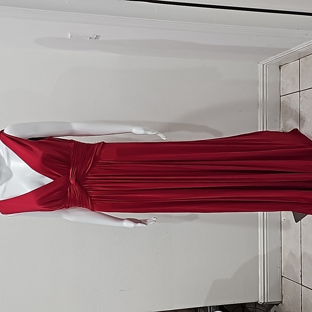 BCBGMAXAZRIA Hot Red Maxi Evening Dress Size L V Neck Grown